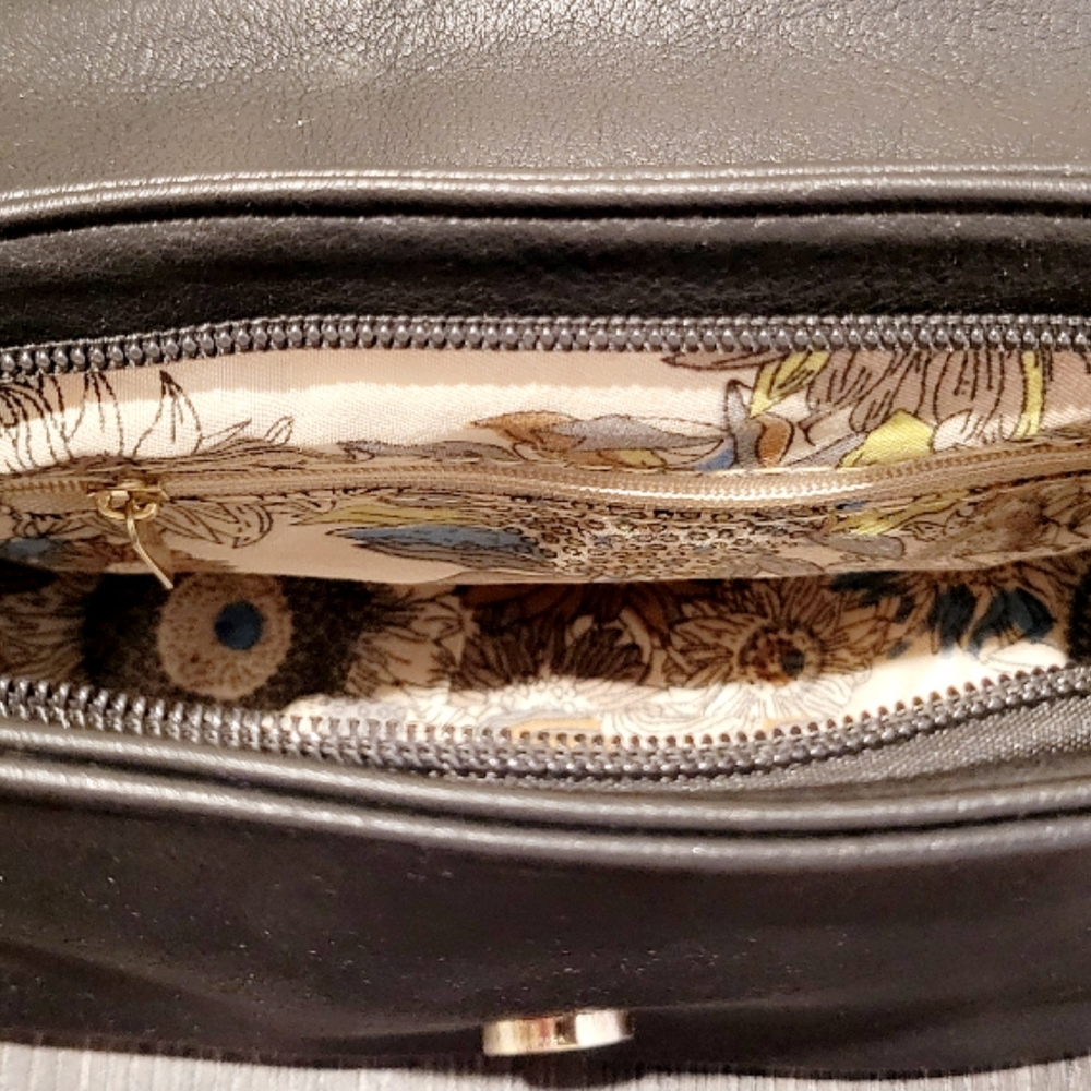 Purses - Picture 3 of 3